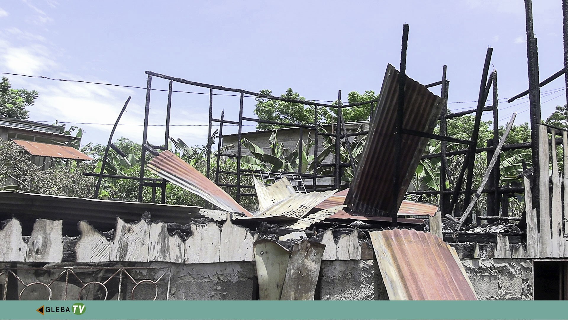 Incêndio provocado por irmão deixa jovem em desespero, sem abrigo e apenas com a roupa do corpo em S. Amaro